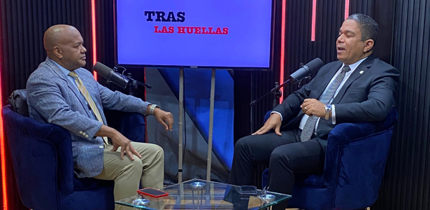 El senador y médico Moisés Ayala sugiere solución definitiva a medicamentos de alto costo