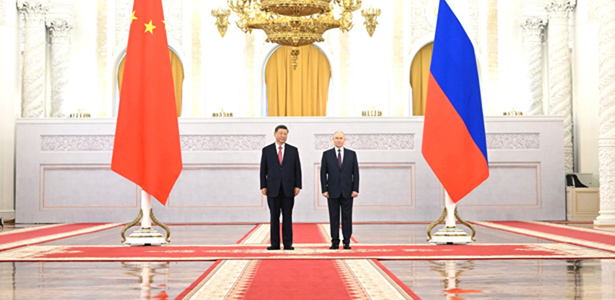 Presidentes Vladimir Putin y Xi Jinping se reúnen en el Kremlin