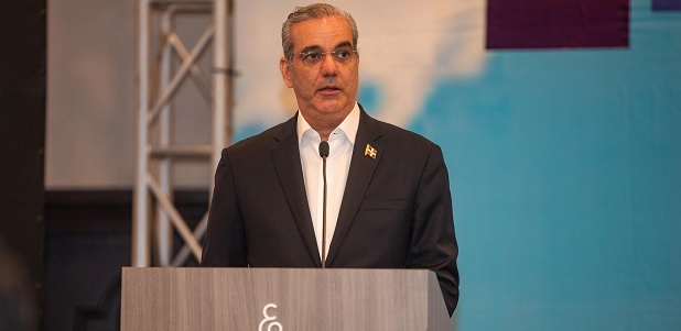 Presidente Abinader llama a la unidad nacional y destaca el poder de la oración