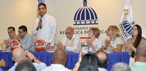  Ministro de Deportes anuncia apoyo a la Liga Nacional de Baloncesto Femenino 