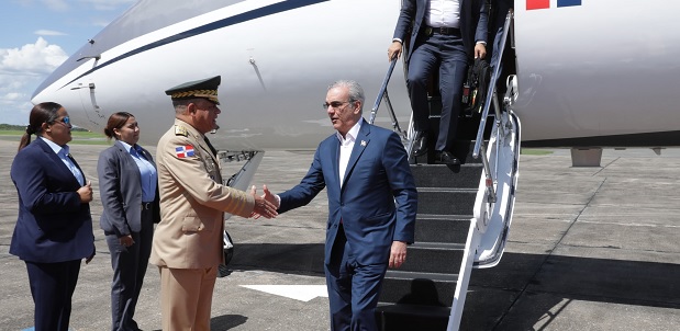 Presidente Abinader retorna a República Dominicana tras reunión bilateral con Marco Rubio en Washington